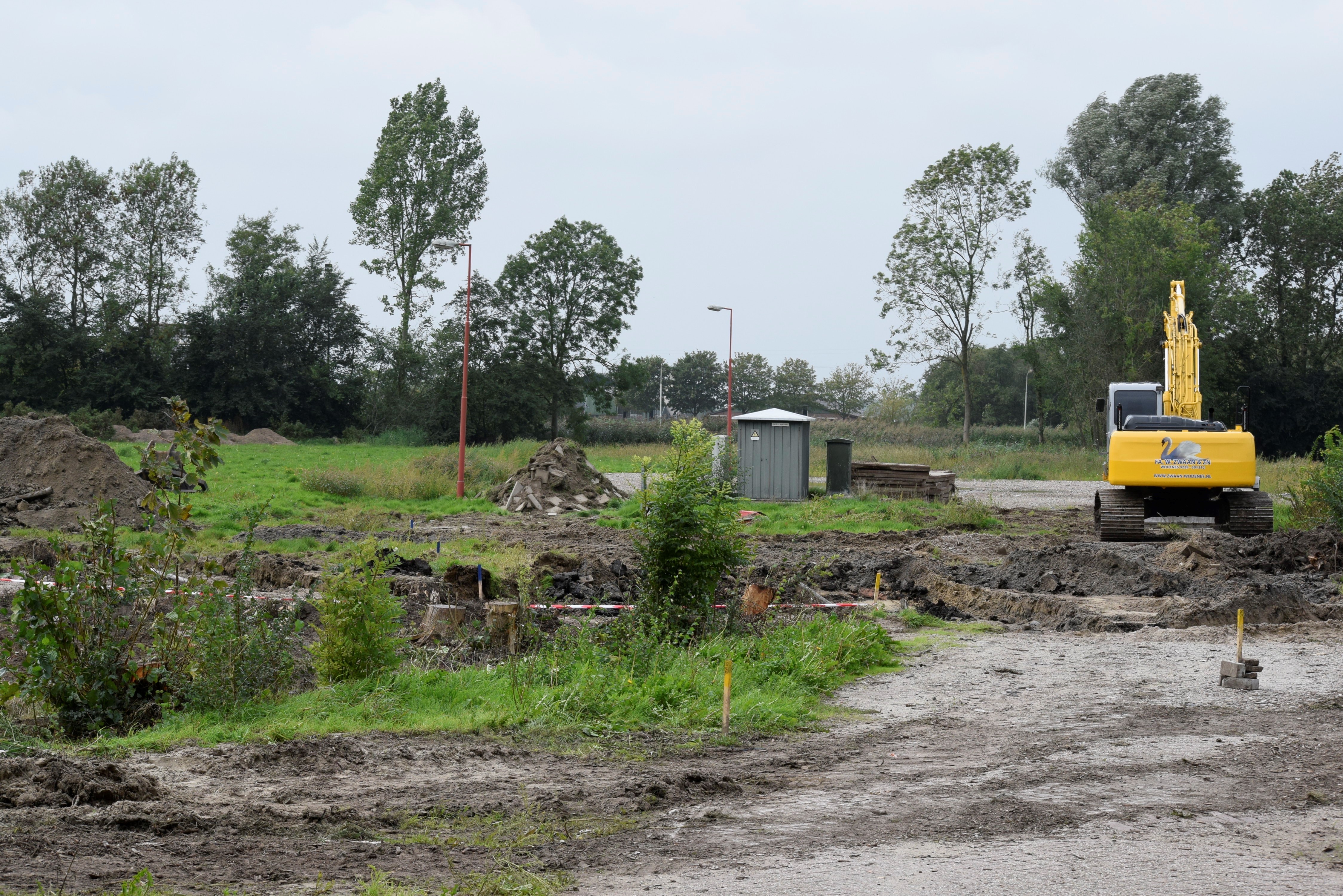 Het onderzoek op het terrein van het voormalige Provily Sportpark is in volle gang. (Foto: Yvette van der Does/Rodi Media)