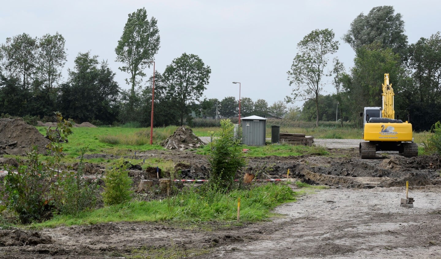 Het onderzoek op het terrein van het voormalige Provily Sportpark is in volle gang. (Foto: Yvette van der Does/Rodi Media)