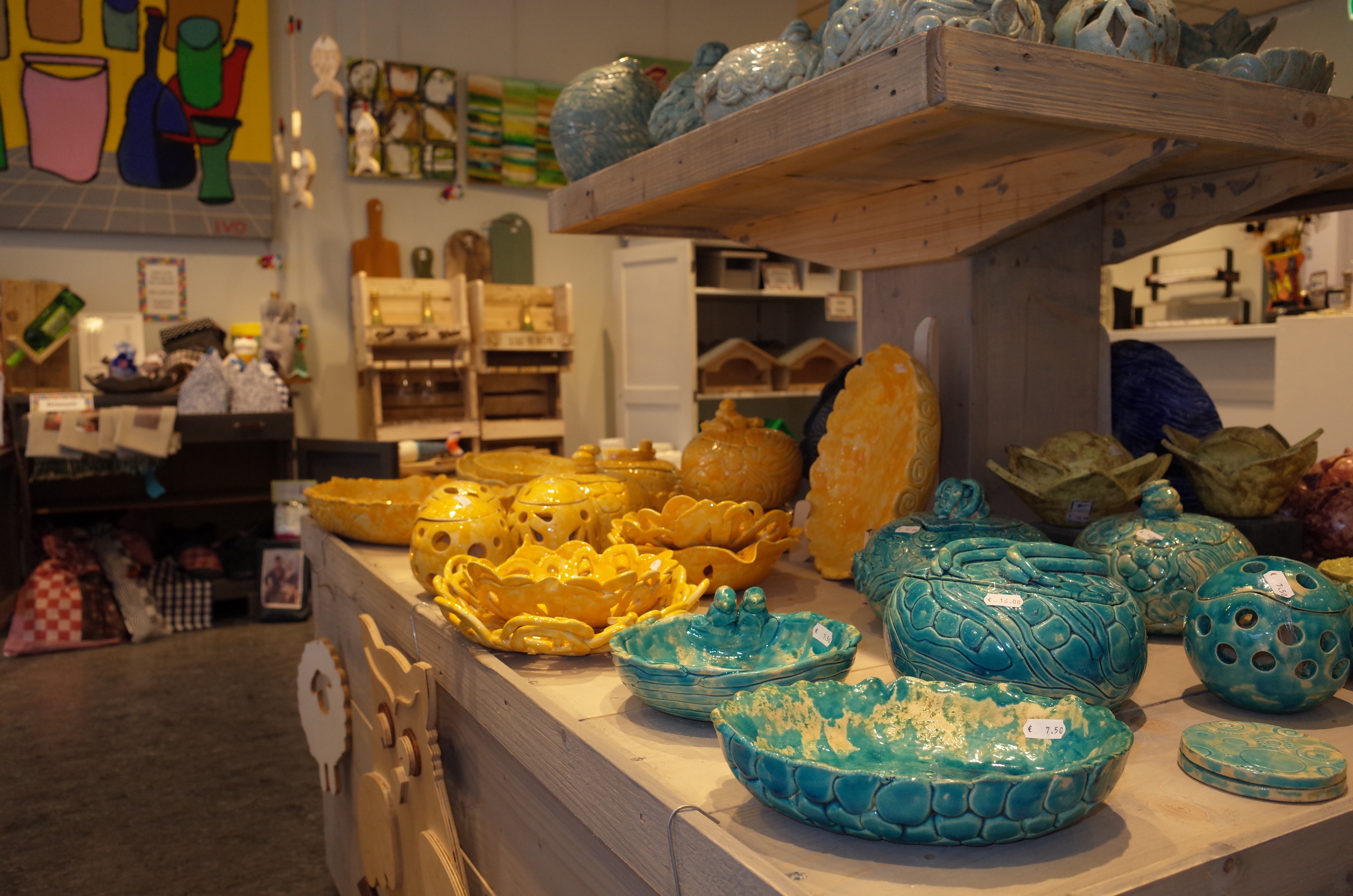 Naast de expositie kan iedereen in de winkel terecht voor woon-, bruiloft- en geboorteaccessoires. (Foto: aangeleverd)