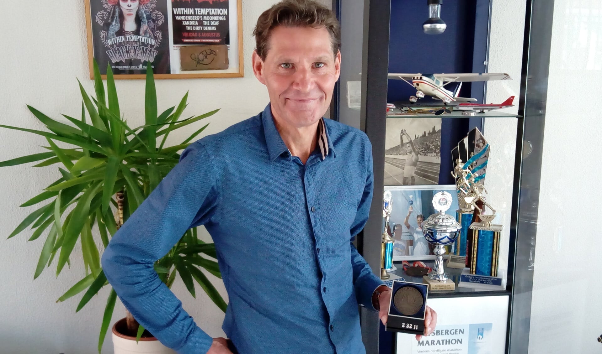 Hans Lieshout koestert dierbare herinneringen aan zijn marathonoverwinning in Spitsbergen (2002) en het gelopen clubrecord (2.32.11) van AV DEM in Rotterdam (1985). (Foto: Bos Media Services)