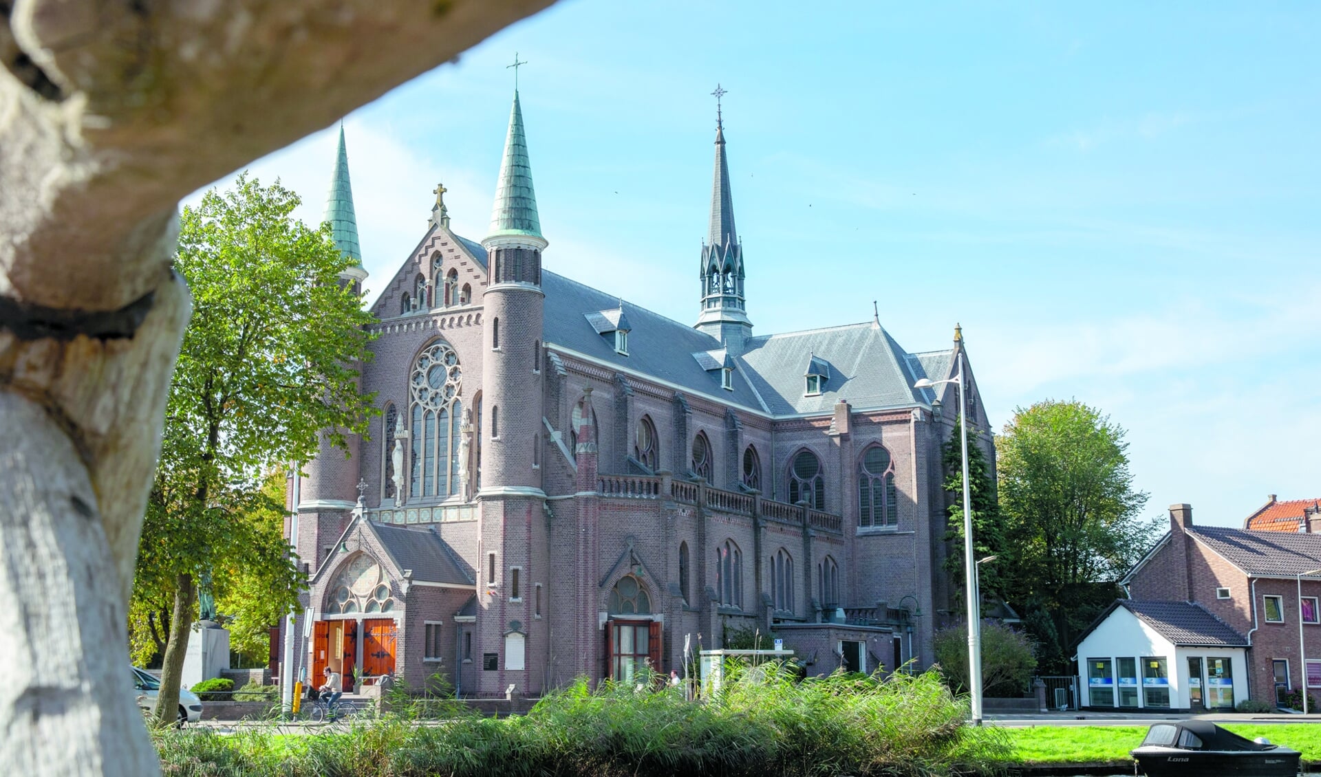 De Sint Josephkerk wordt voorzien van zeven appartementen. (Foto: Vincent de Vries/RM)