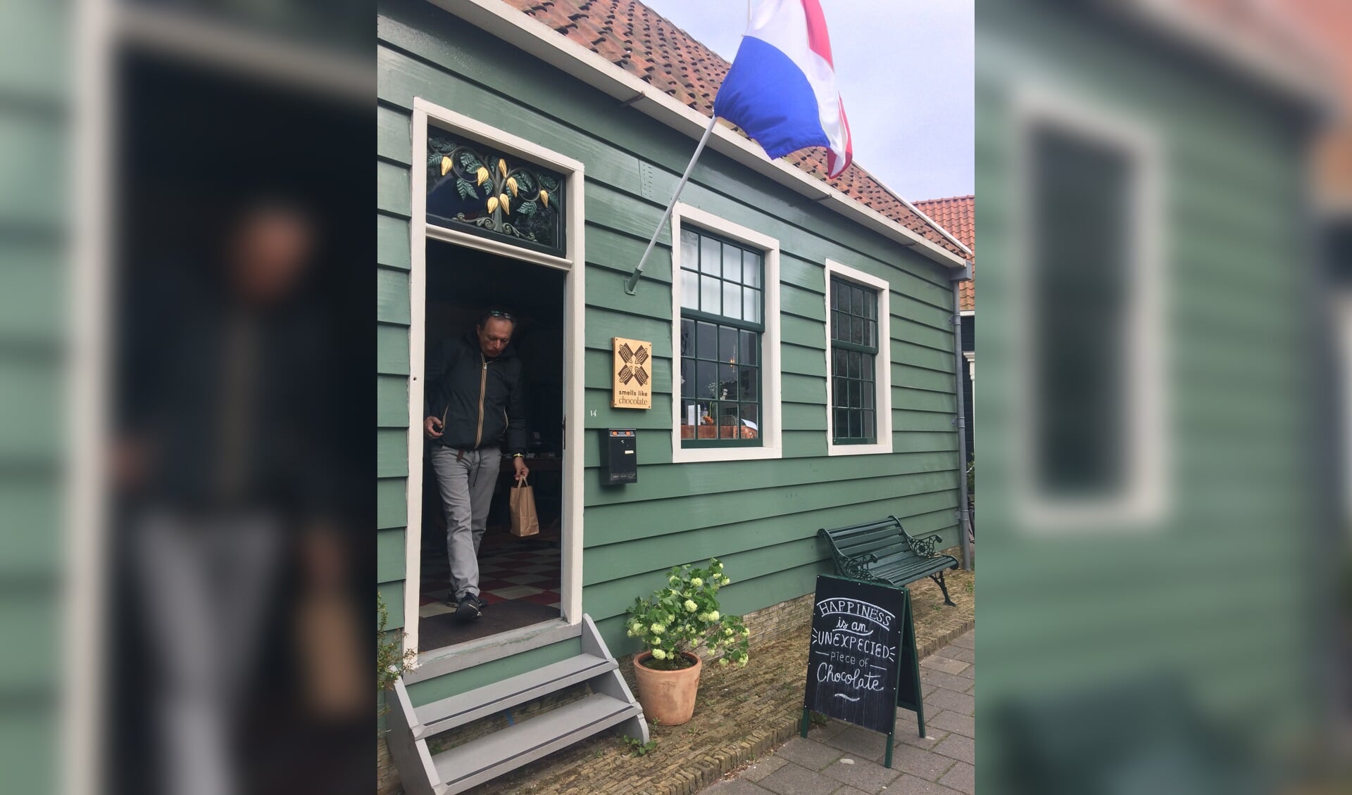 Zaansmakenmaker cacao boutique Smells like Chocolate aan Lagedijk 14 in Zaandijk. (Foto: Yvette van der Does)