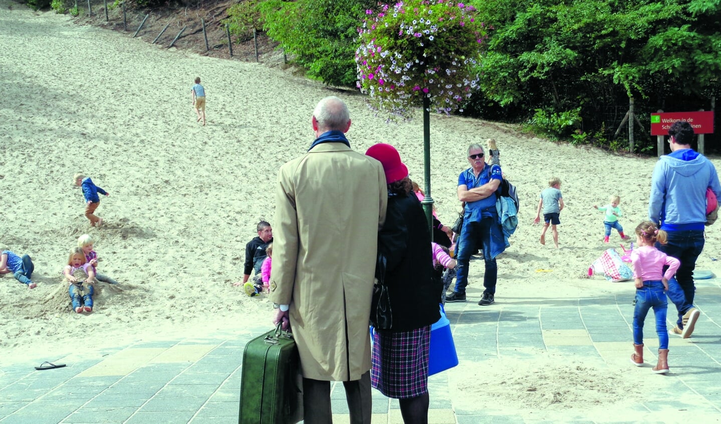 Het echtpaar Van Beem gaat op vakantie naar Schoorl. Wat zij daar allemaal beleven? Kom naar één van de voorstellingen van Cunera. (Foto: aangeleverd)