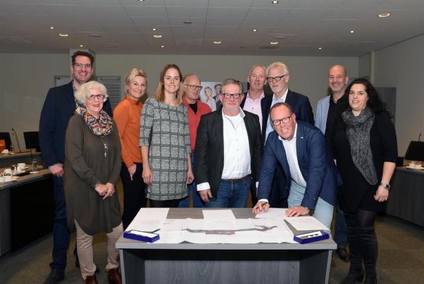Vorige week werd met de partijen een handtekening gezet onder de overeenkomst. (Foto: stedebroec.nl)