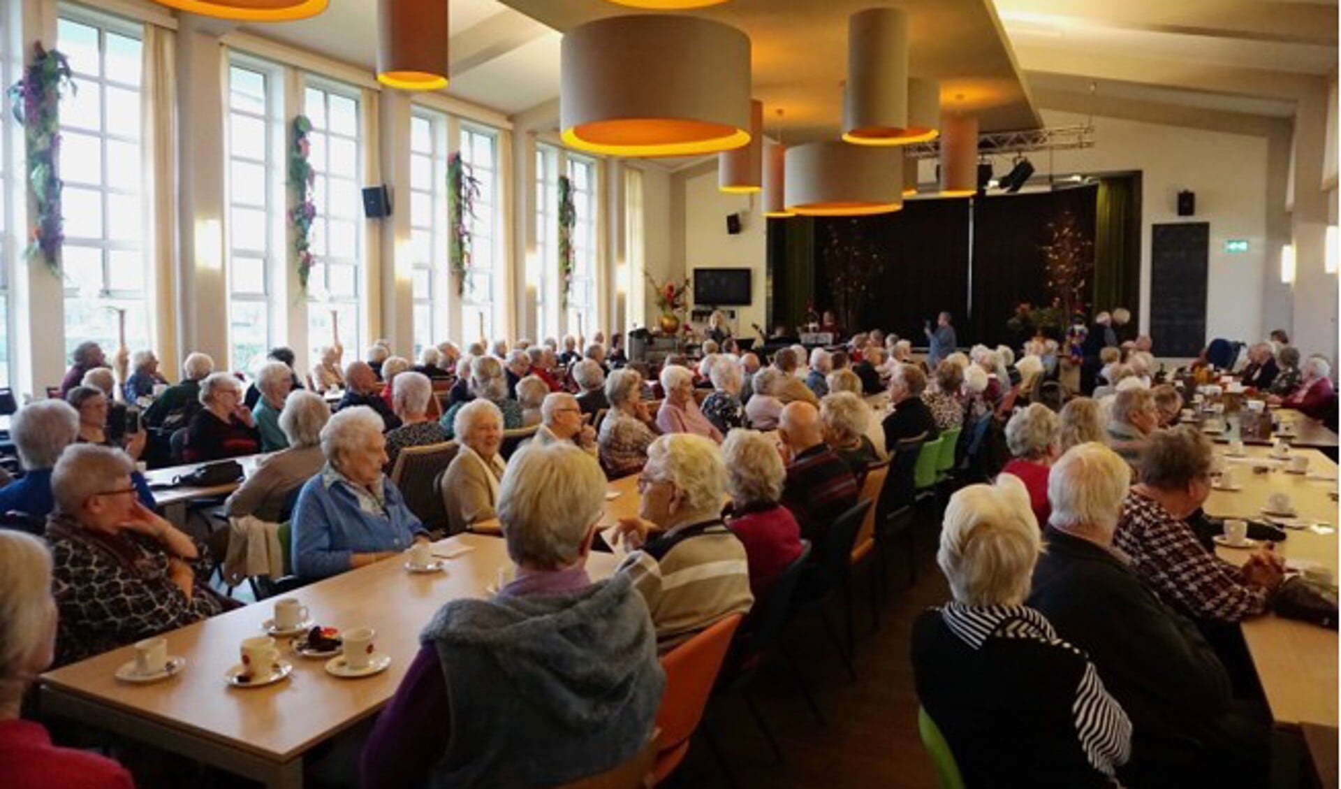Met het afsluiten van het seizoen, heeft de Zonnebloem de Egmonden haar gasten een muzikale middag bezorgd. (Foto: aangeleverd)