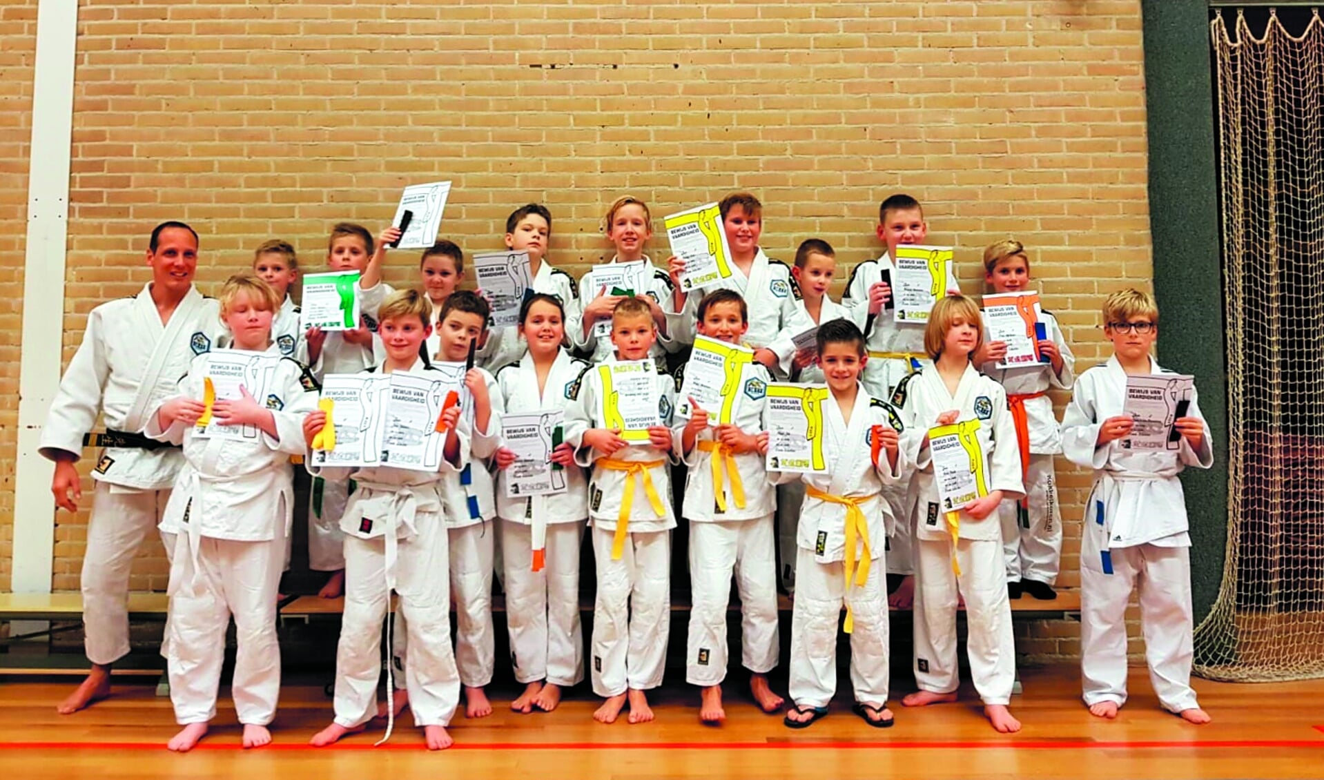 Voor de oudere judoka's van Judoschool EBI-Sports uit Tuitjenhorn/Warmenhuizen/Langedijk stond afgelopen weekend in het teken van de slip- en bandexamens. (Foto: aangeleverd)