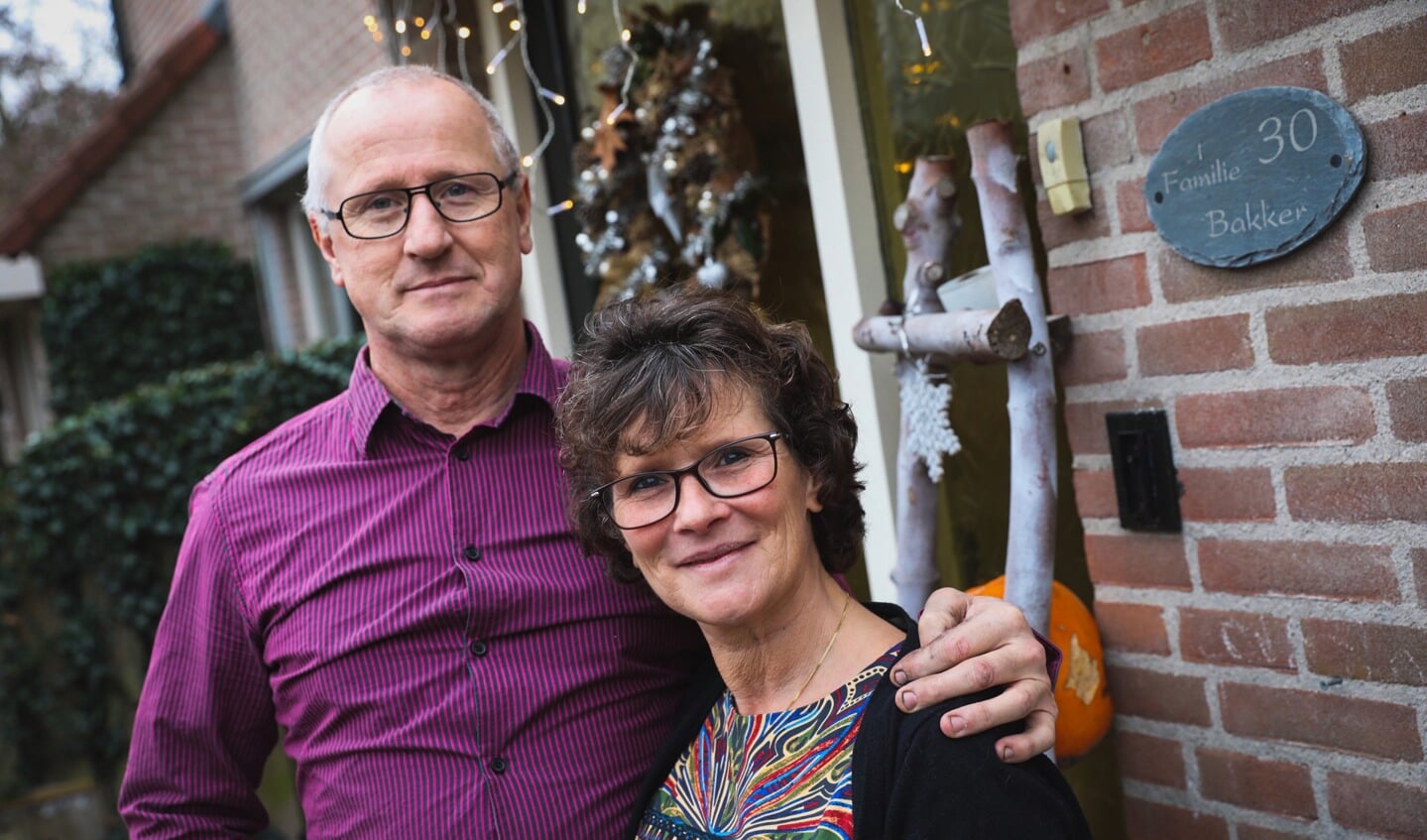 Sjaak en Anita Bakker uit Opmeer zijn dertig jaar getrouwd en wonen op nummer 30. (Foto: Vincent de Vries / Rodi Media)