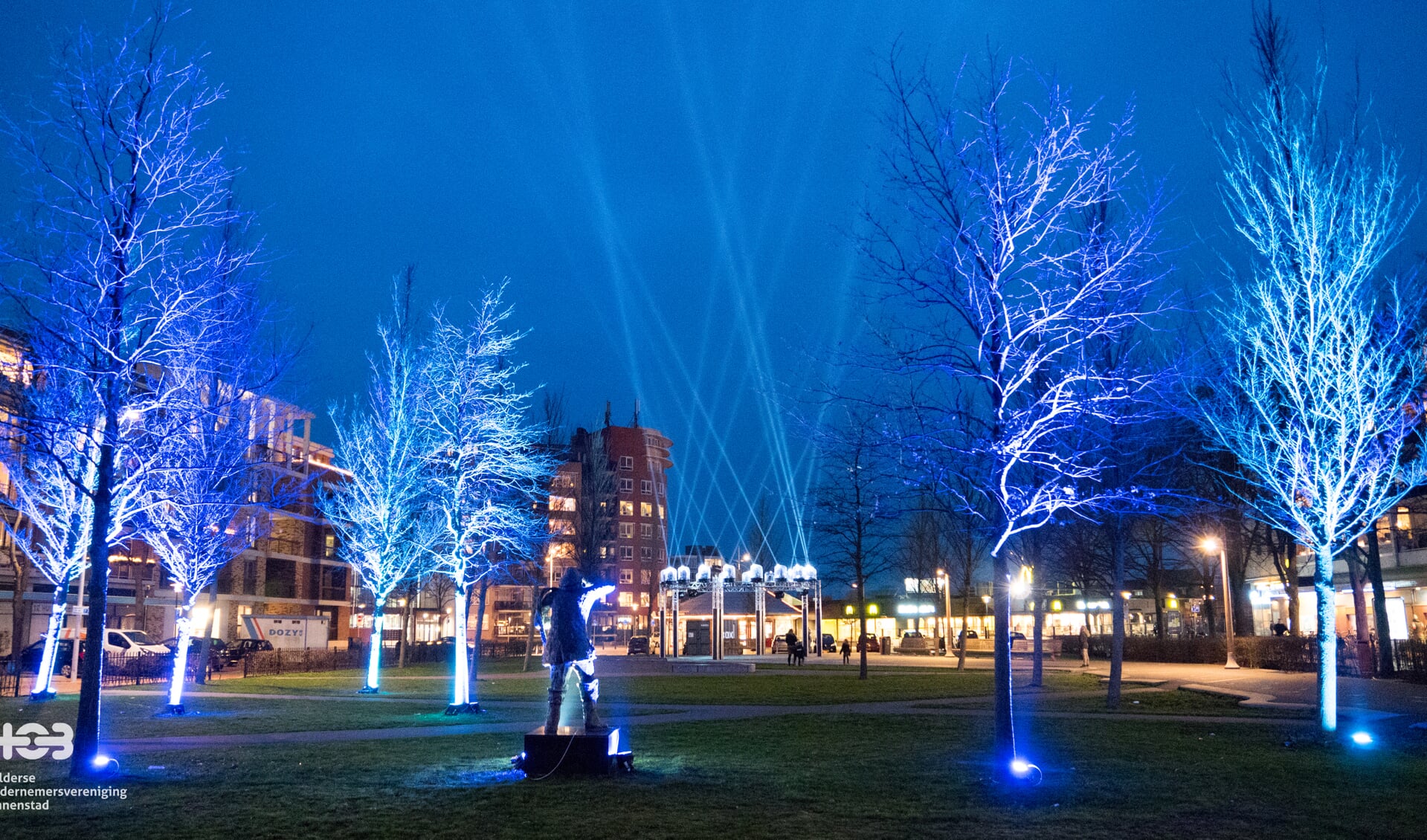 De lichtkunstroute levert elk jaar weer tot sprookjesachtige taferelen in de Helderse binnenstad. (Foto: Fred van Eck)