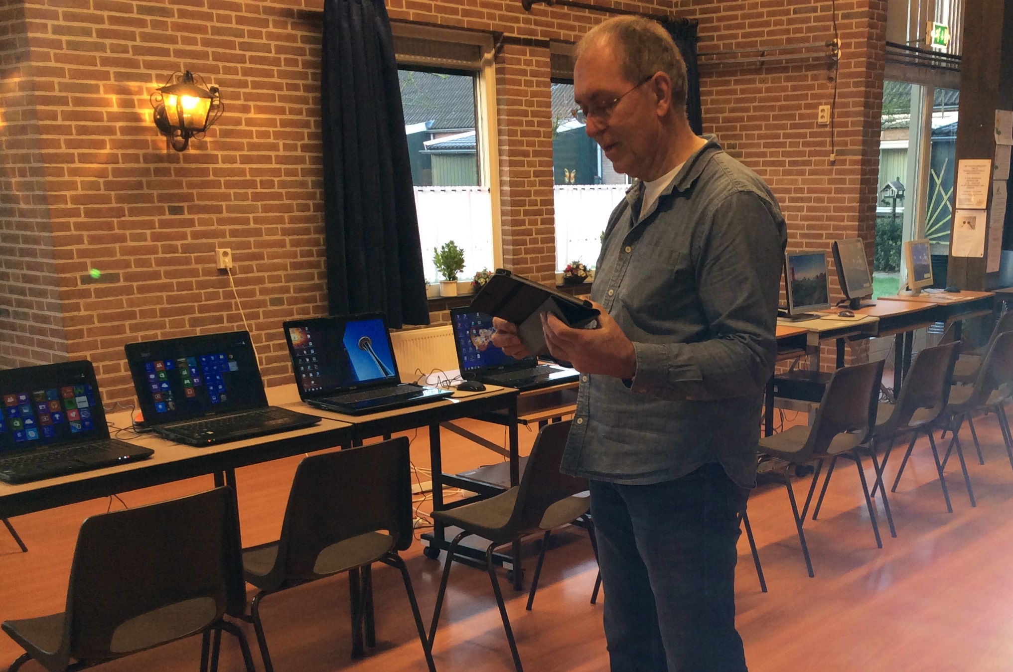 Gezamenlijk digitaal fit worden in de Molenwoid. (Foto: aangeleverd)