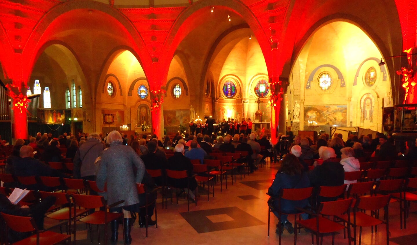 De kerststal van de Agathakerk. (foto: Co Backer)