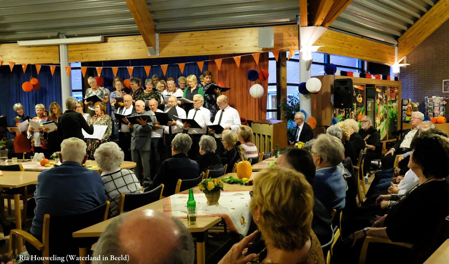 Bekijk meer foto's van het Senioren songfestival Waterland op www.rodi.nl. Ga naar regio Waterland. (Foto: Ria Houweling-Bouwman) 