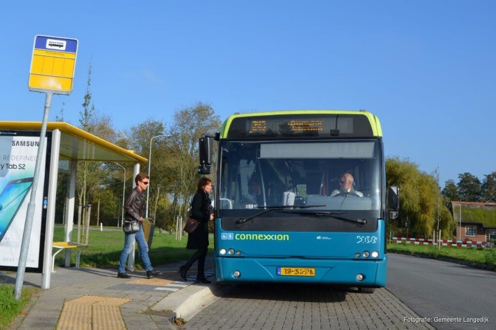 Denk eraan: wijziging busdiensten, kijk op www.connexxion.nl.