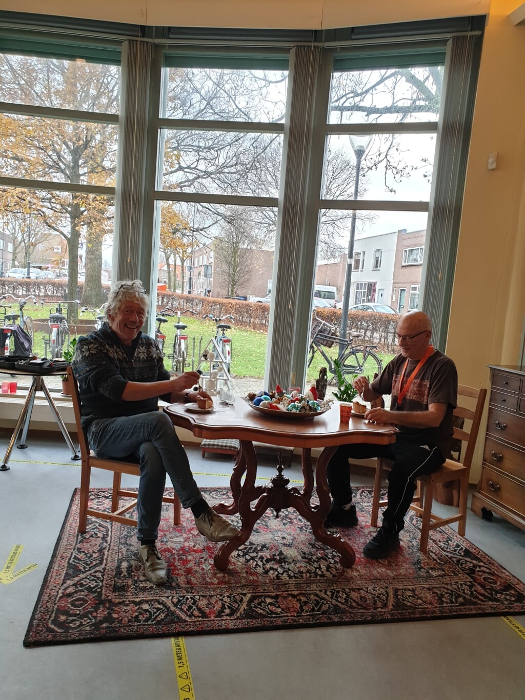 Jan Appel (rechts): 'We willen een centraal ontmoetingscentrum maken.' 