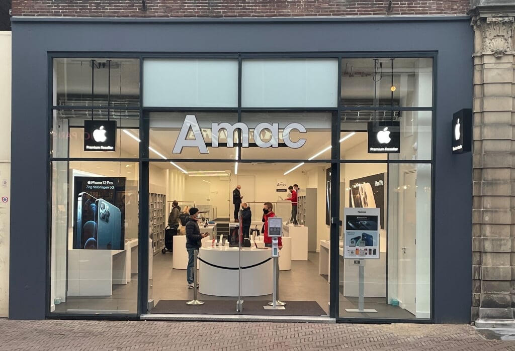 Nieuwe Apple-winkel in de Langestraat.