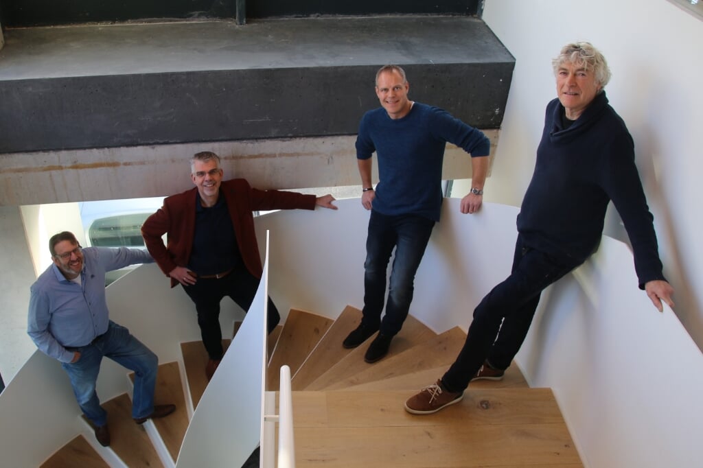 Het bestuur van SAENZ met van links naar rechts: Albert Niesing, Jack van Duijvenbode, Rob Konijn en Jan Kramer.