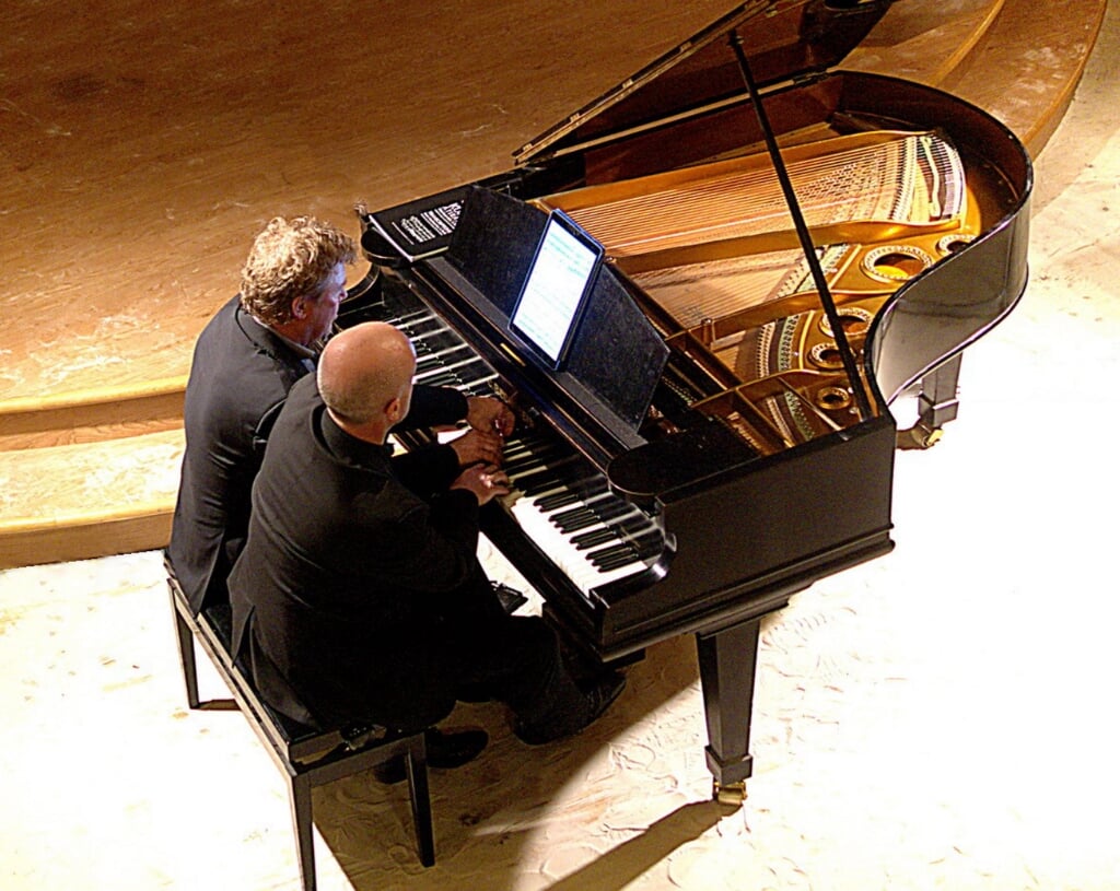 Gerard Bouwhuis en Sepp Grotenhuis spelen Strawinsky, Schubert en Kúrtag.