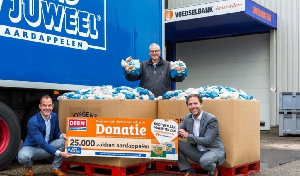 Klanten Deen donerden 25.000 zakken aardappelen.