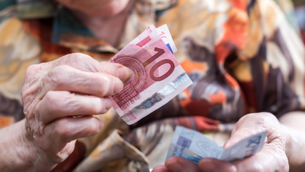 Jaarlijks worden ongeveer 30.000 ouderen slachtoffer van financiële uitbuiting. 