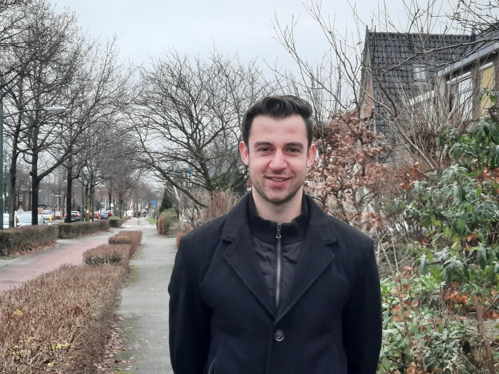 Roman van der Lee was 18 jaar, toen hij in 2018 gemeenteraadslid werd in Heiloo, voor D’66 