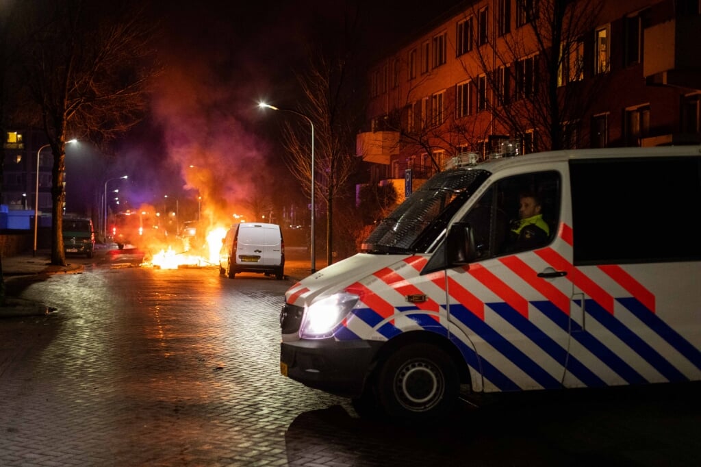 De ME heeft maandag 25 januari moeten ingrijpen bij rellen in de wijk Schalwijk. 