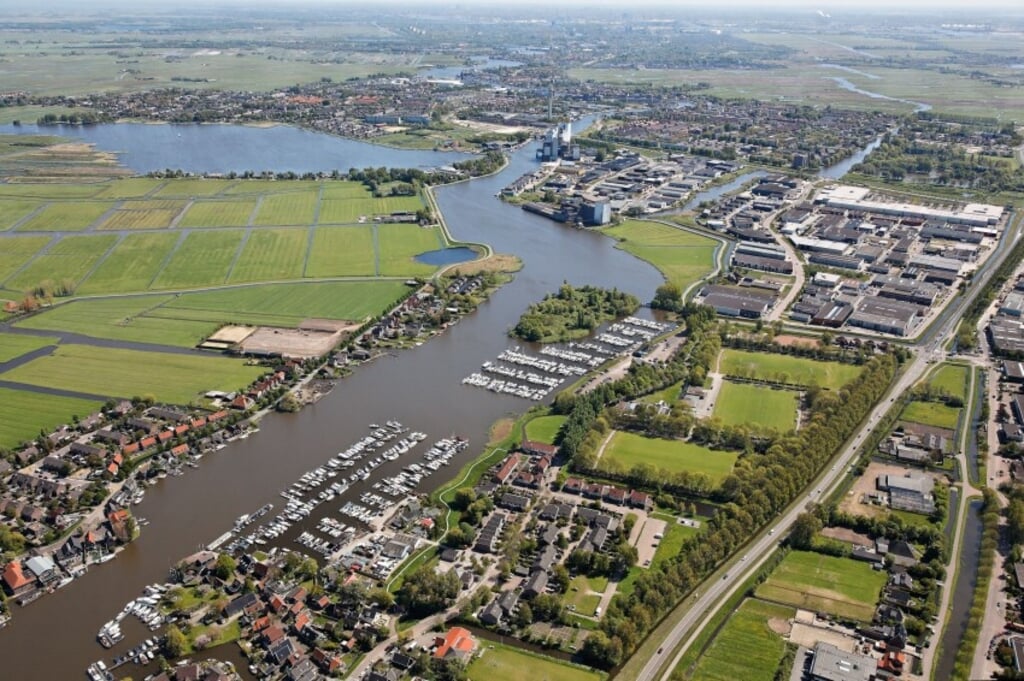 Luchtfoto vanuit West-Knollendam.