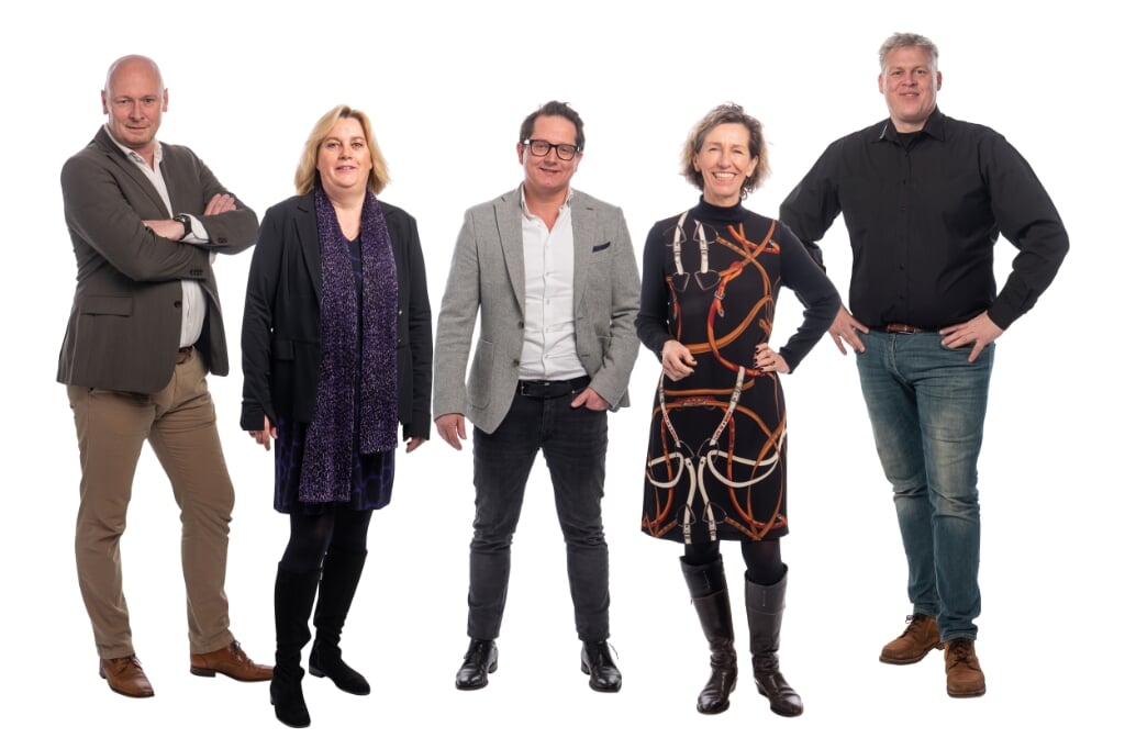 V.l.n.r.: Dennis van der Veen, Petra de Ruijter, Wouter Voerman, Patricia Surendonk en Norbert Reijngoud. 