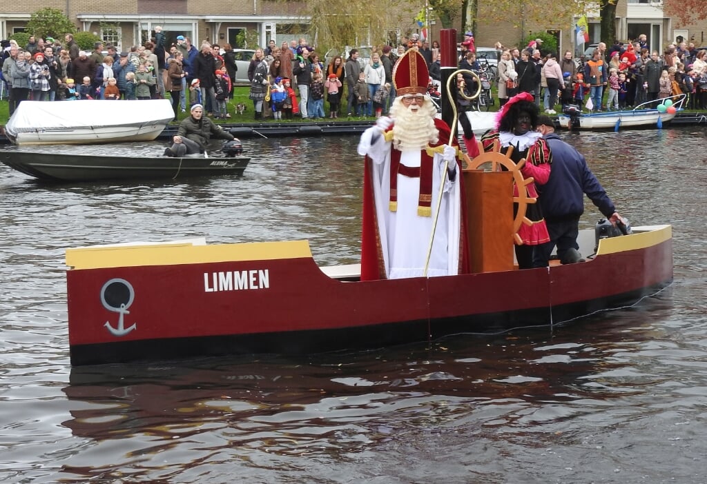 Limmen: Ook daar is Sinterklaas aangekomen.