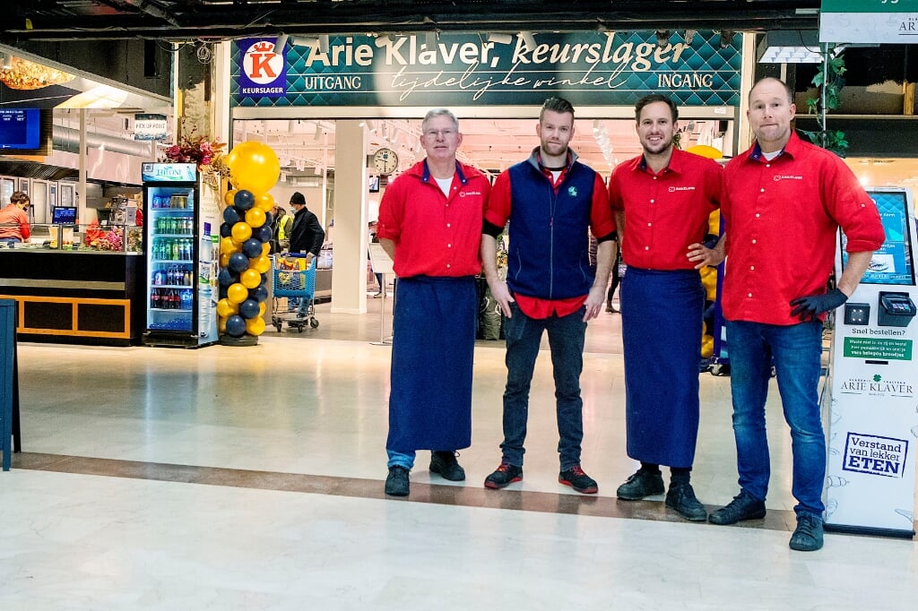 De mannen van Arie Klaver Keurslager; Eldert Groet, Mike linting, Stef Klaver en Arno Klaver.