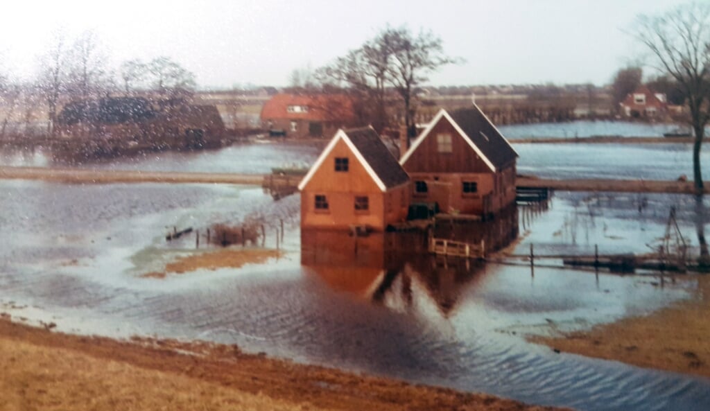 Wateroverlast Zuideinde in Abbekerk. 