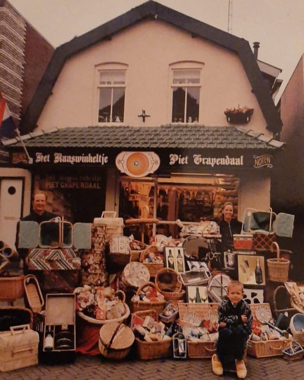 Het Kaaswinkeltje Piet grapendaal 1998.