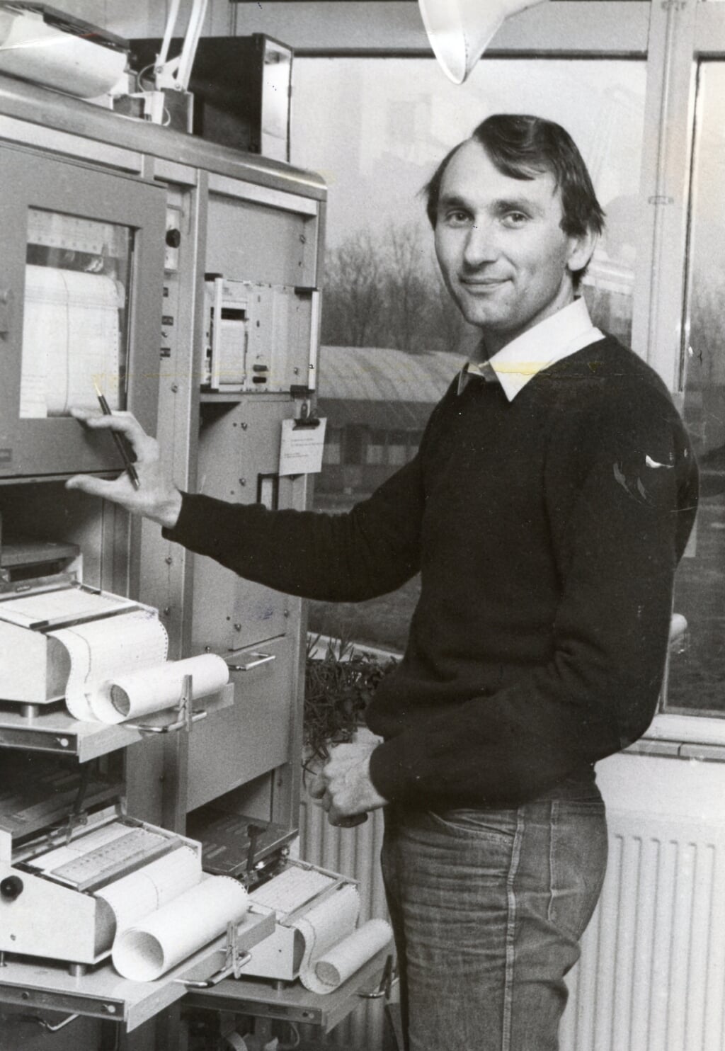 Chiel Uythoven begin jaren '80 werkzaam bij KNMI De Kooy. 