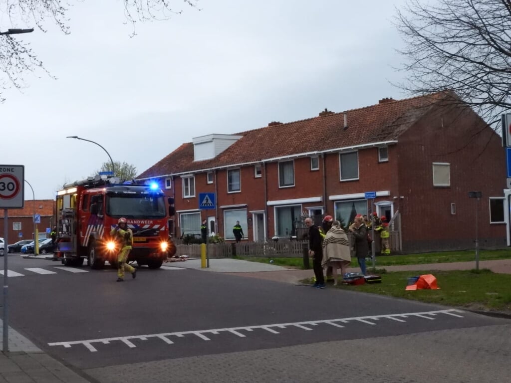 80-jarige vrouw deed spiritus door de brievenbus bij buren in de Burgemeester van Baarstraat in Volendam. 
