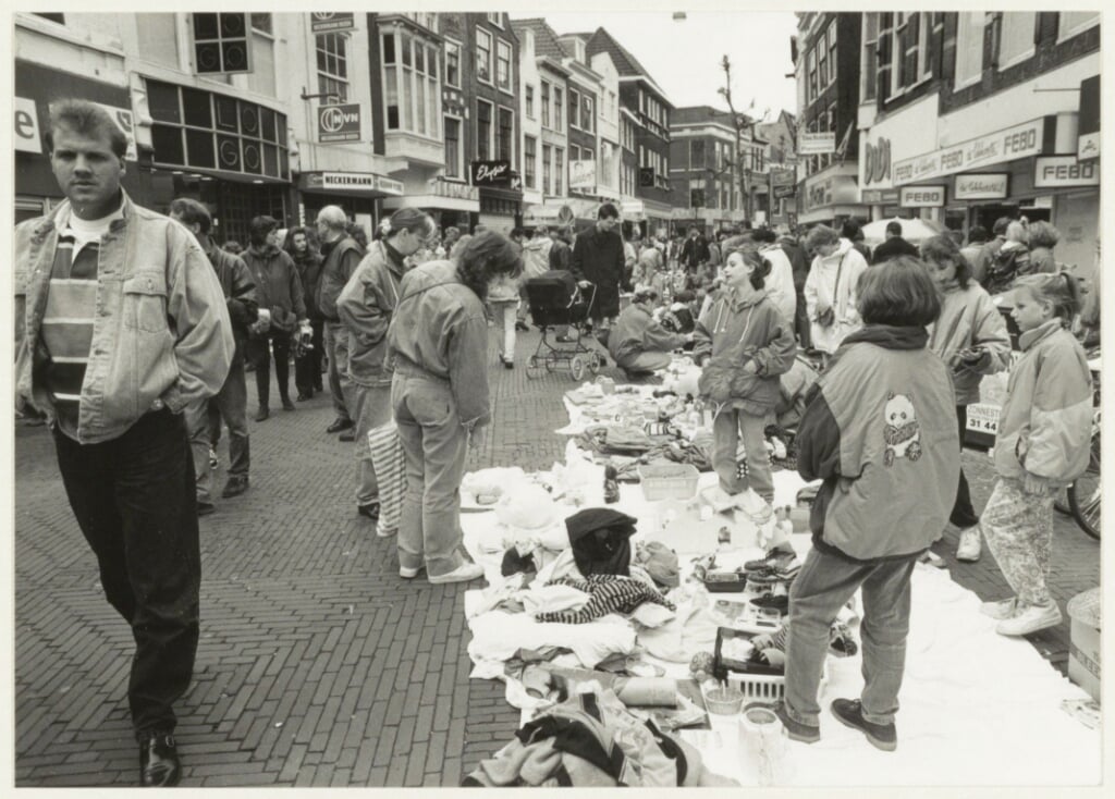 Koninginnedag Grote Houtstraat in 1992.