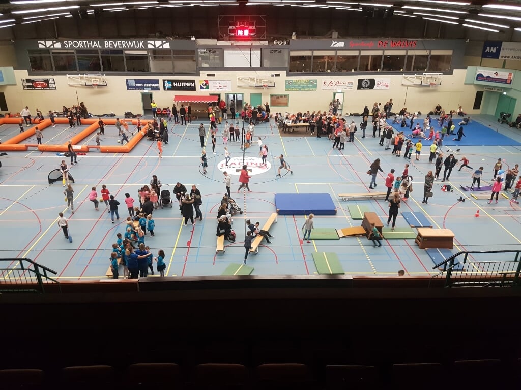 Een sport- en speldag voor de jeugd in de de Sporthal Beverwijk.