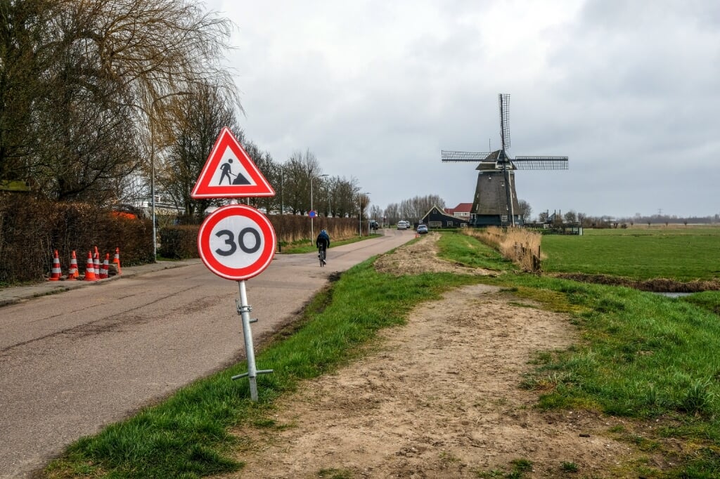 Op de Lagendijk is het goed uitkijken voor wandelaars en andere verkeersdeelnemers. 