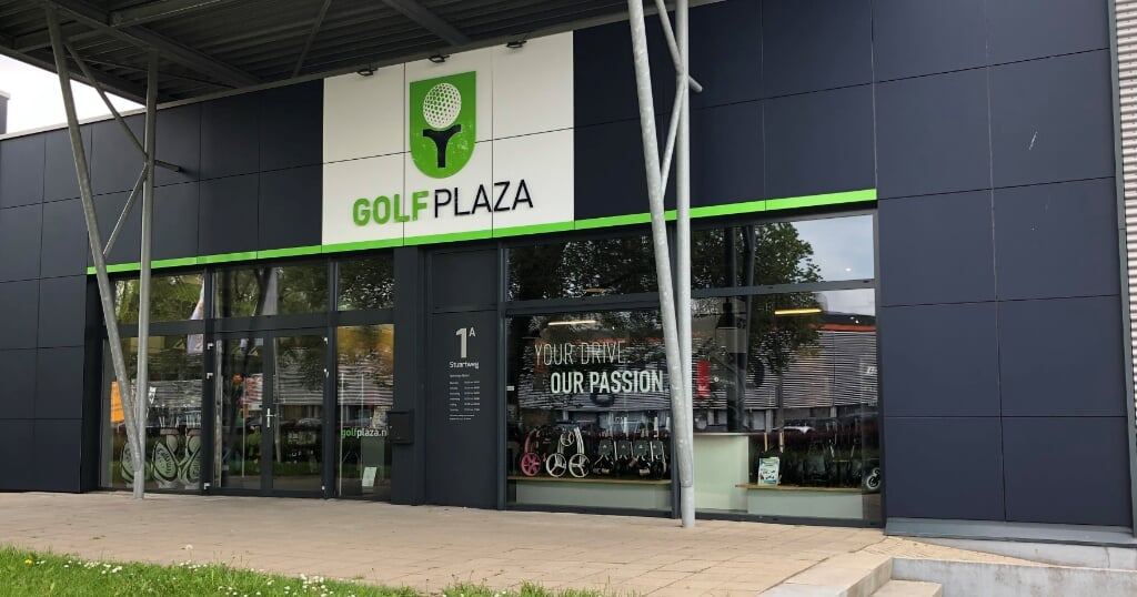 De gevel van Golfplaza Vianen, compleet met het nieuwe logo.
