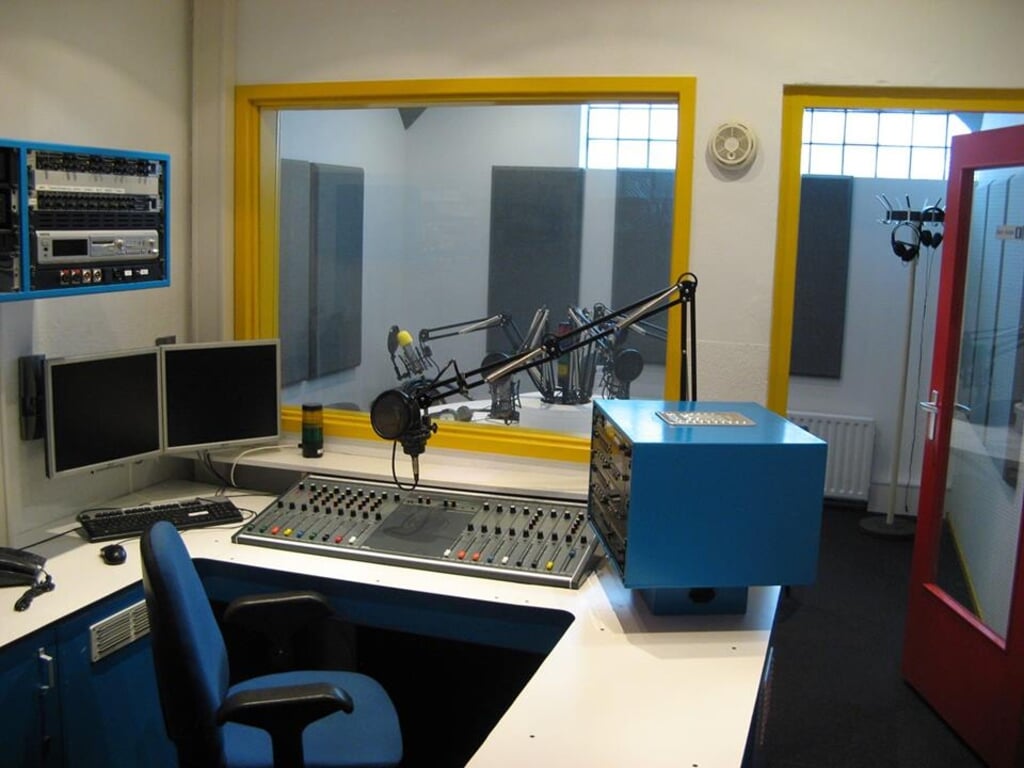Radio maken in de Studio van Radio Beverwijk.