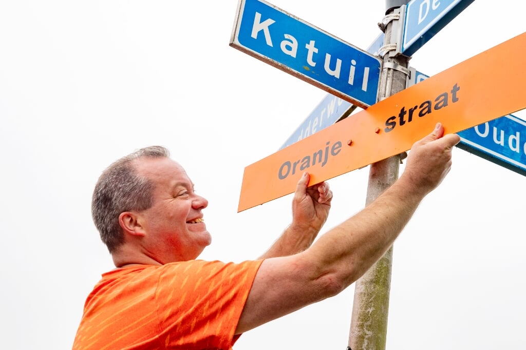 Katuil in Waarland is omgedoopt tot Oranje straat.