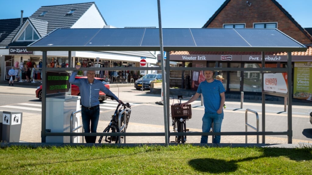 Het tijdelijke oplaadpunt voor fietsen in Callantsoog.