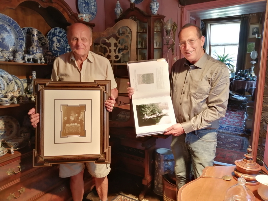 Frans Poulain en Pieter de Boer zijn allebei bezig met de Landsmeerse familiegeschiedenis.