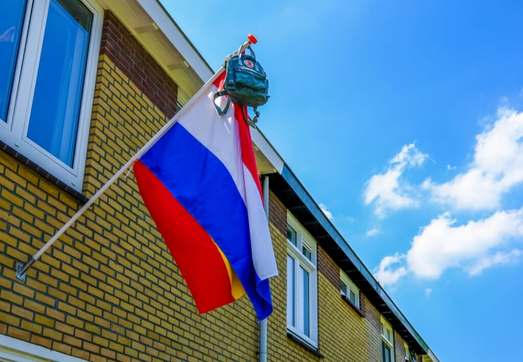 Aan de Tormentil hangen zelfs twee vlaggen; een Spaanse samen met de Nederlandse driekleur. 