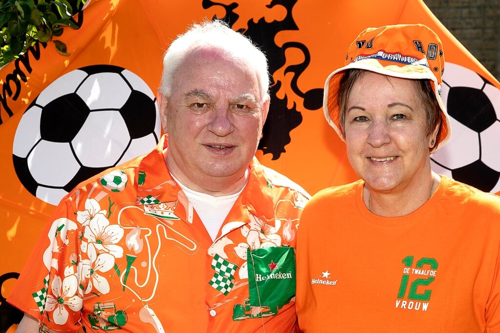 Tijdens een EK of WK is de sfeer heel gemoedelijk, vinden Frits en Trudy.
