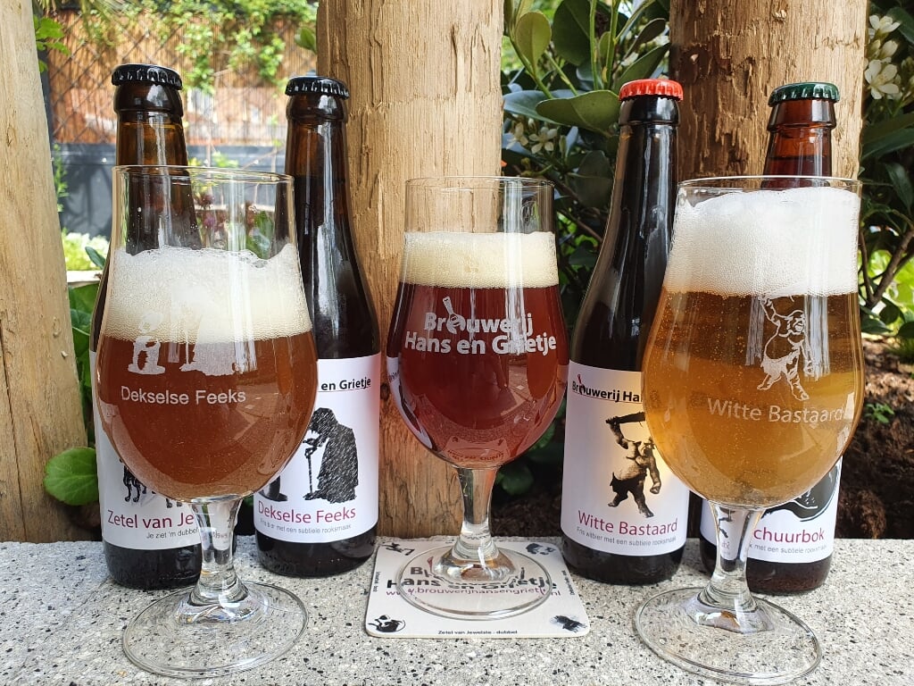 Bieren en glazen van Brouwerij Hans en Grietje.