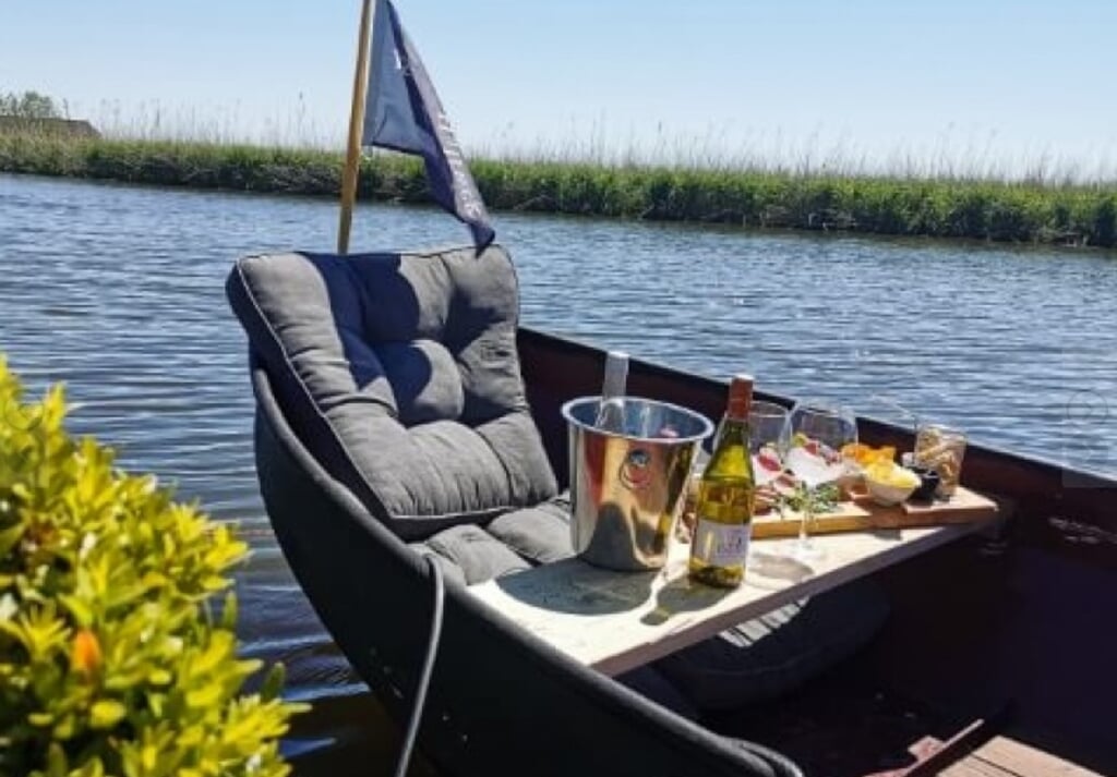 Huur een leuk bootje om rond te varen in het mooie West-Friesland.