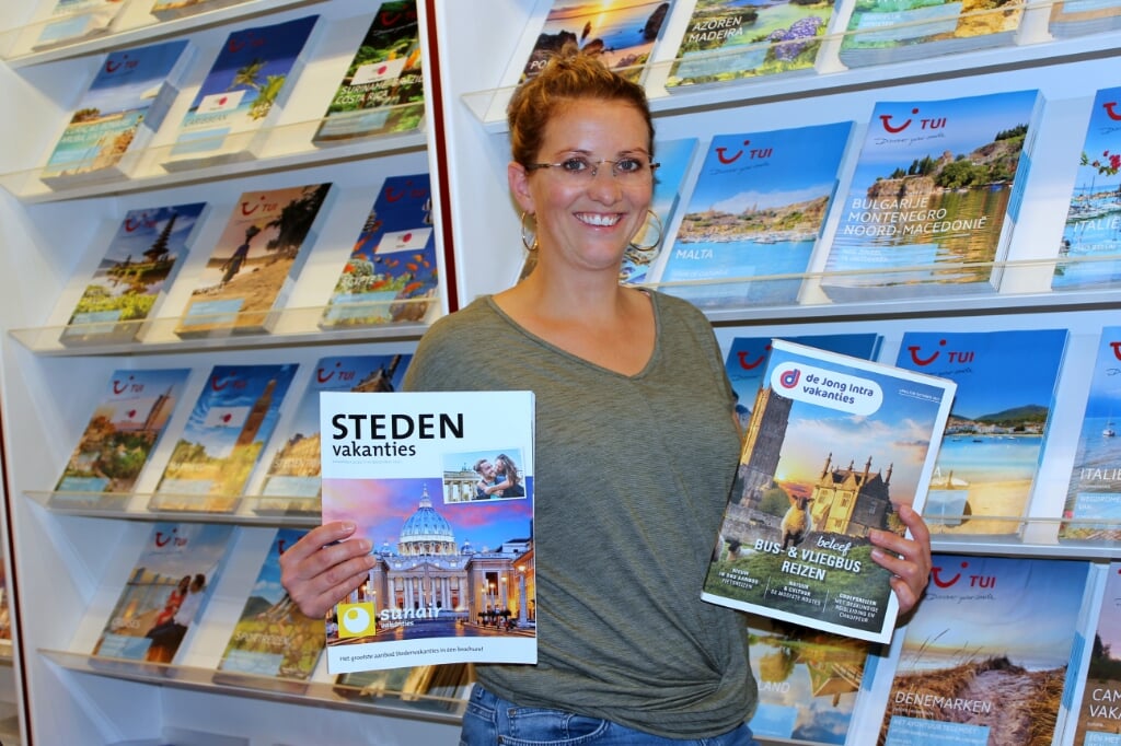 Reisadviseuse Fabienne van Iperen merkt veel belangstelling voor last-minute reizen, door het wisselvallige zomerweer in Nederland.
