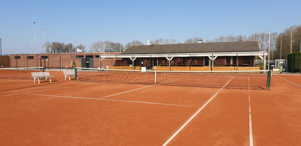 Het tennistoernooi in Leimuiden gaat van start.