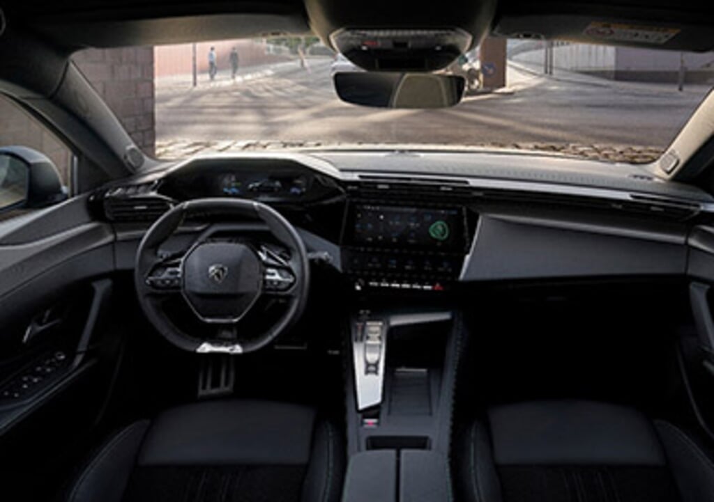 Kijkje op het dashboard van de nieuwe Peugeot 308 SW. 