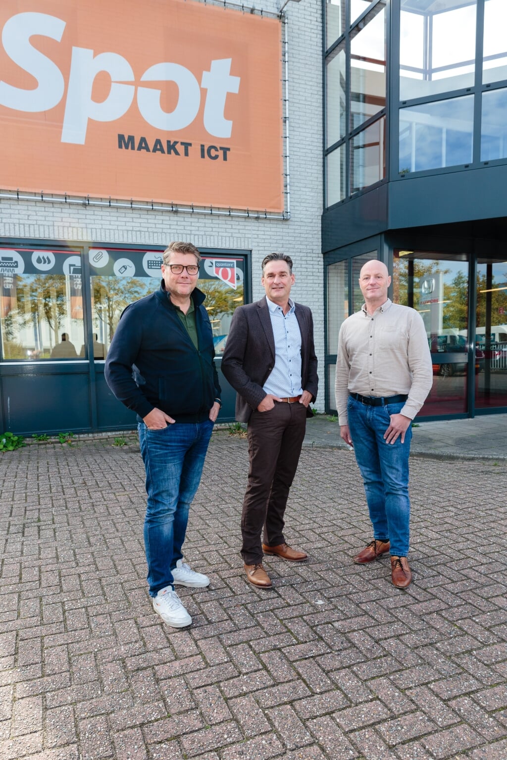 Marco Rietdijk, Algemeen directeur, geflankeerd door Gerard Smith, Business manager en Ben Günther, Operations manager