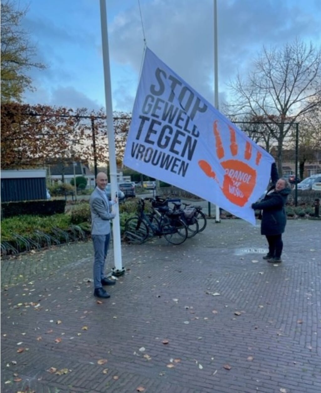 Gemeente Opmeer doet mee aan Orange the World.