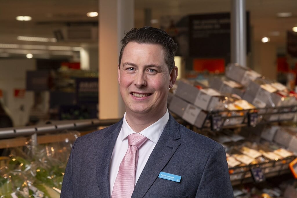 Supermarktmanager Fabian van Vugt: “Vernieuwde Albert Heijn Rozenburg opent dinsdag 1 maart.”